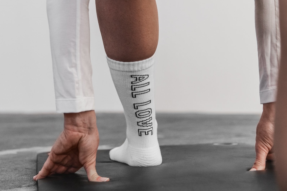 NOBULL Crew Sock (All Love) White