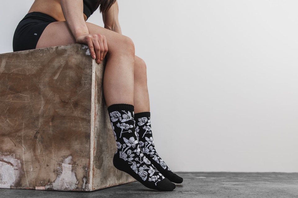 NOBULL Crew Sock (Cherry Blossom) Black