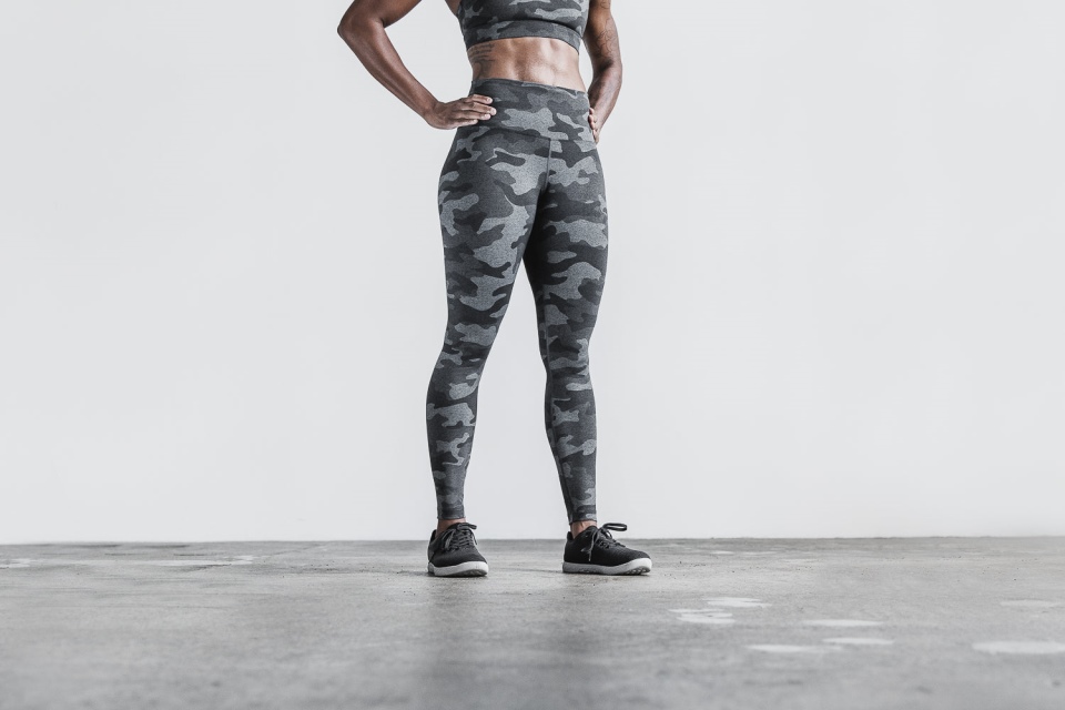 NOBULL High-Rise Tight (Camo) Carbon