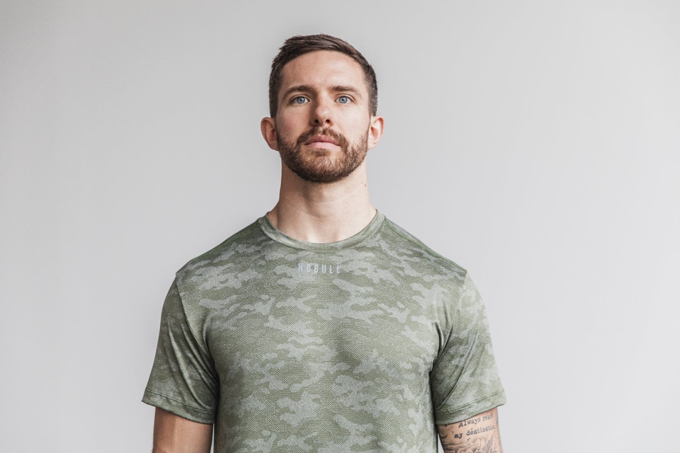 NOBULL Men's Lightweight Textured Tee (Camo) Army