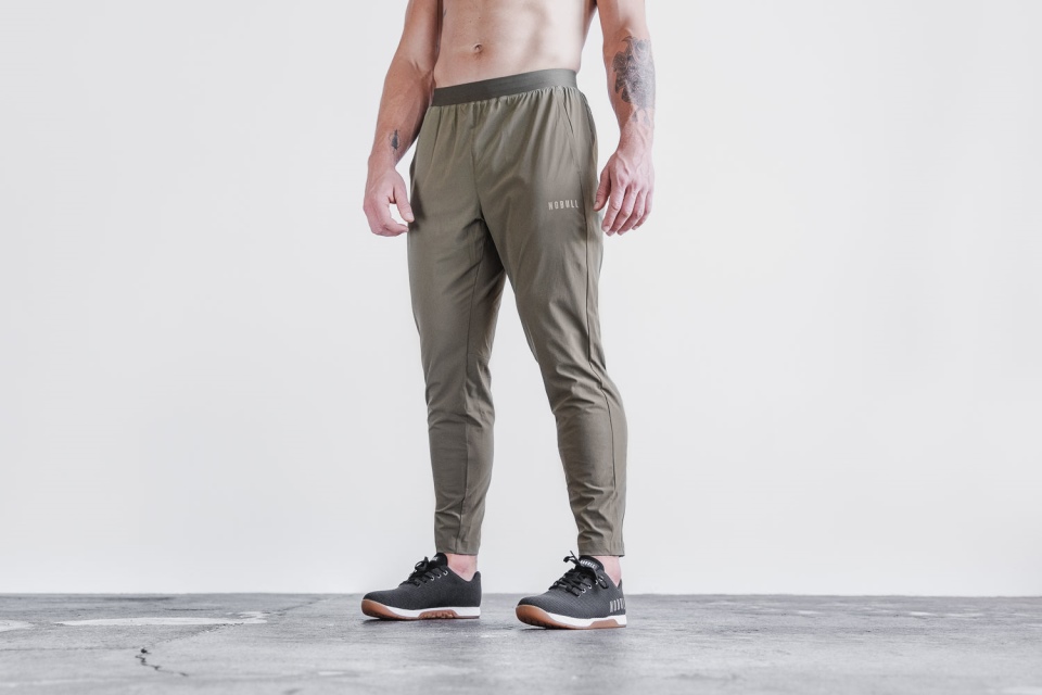 NOBULL Men's Lightweight Woven Jogger Army