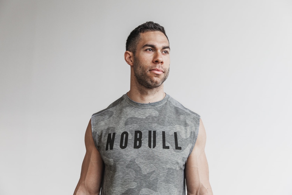 NOBULL Men's Sleeveless Tee (Camo) Grey