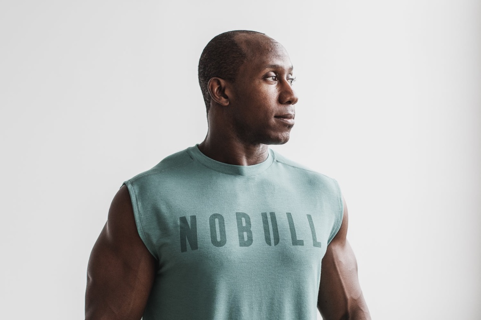 NOBULL Men's Sleeveless Tee (Seasonal Colors) Oil