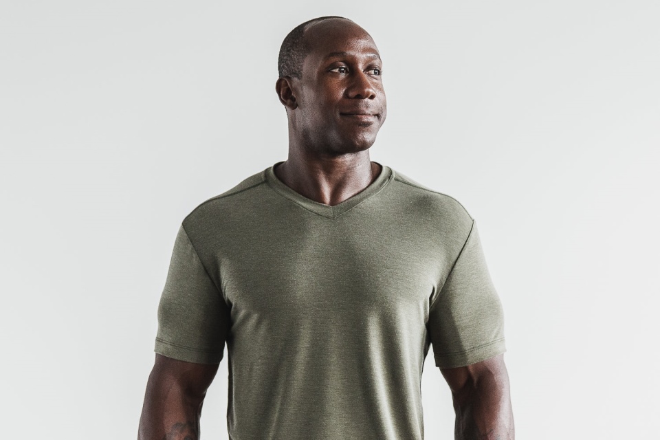 NOBULL Men's V-Neck Tee Army