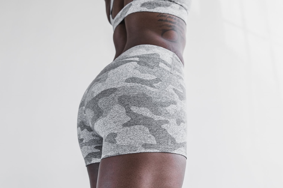 NOBULL Mid-Rise Short 2" (Plush Heather) White Camo