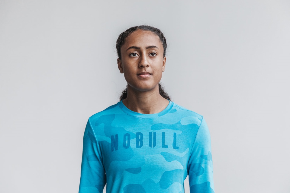 NOBULL Women's Long Sleeve Tee (Neon Camo) Blue